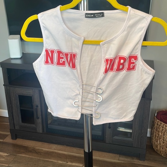 Crop top - Picture 1 of 1